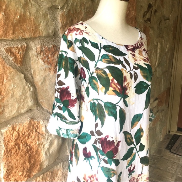 5 ⭐️ fave!! White Peony Floral Linen Tunic Dress - Picture 3 of 5